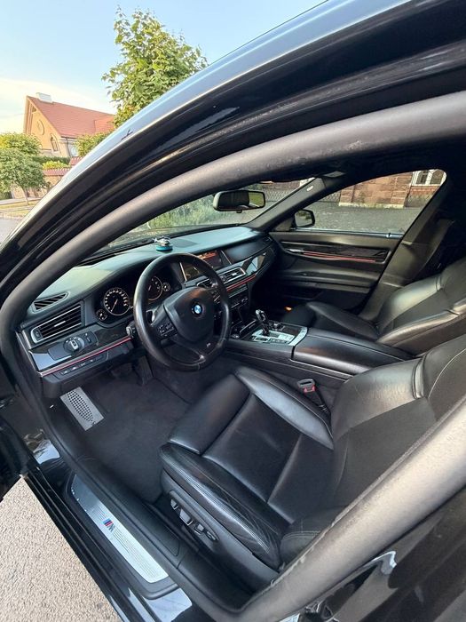 Бмв. Bmw 7 автомобіль