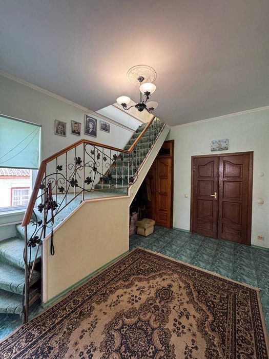 Продаж двоповерхового будинку для великої сім’ї в с. Хацьки