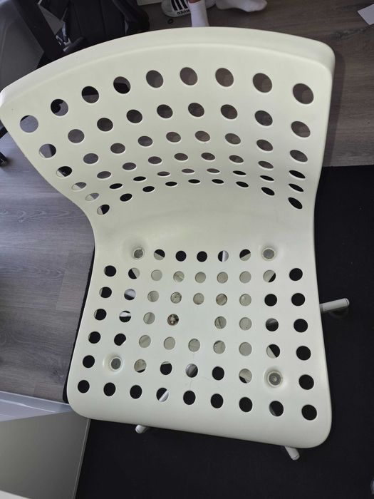 Cadeira ikea branca