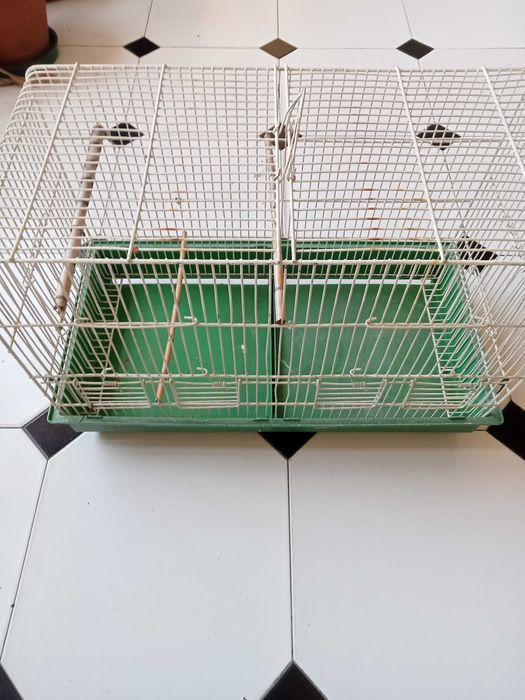 Tripé Metálico para Gaiola de Pássaro