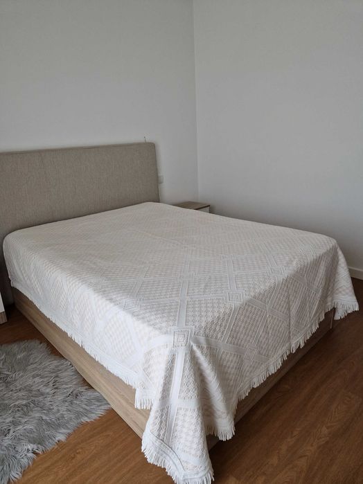 Vendo colcha de cama de casal