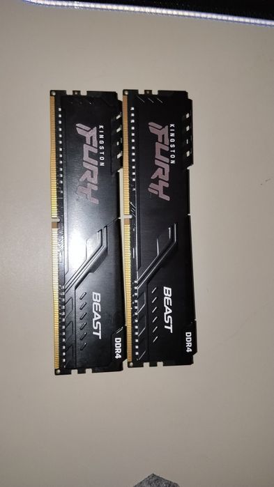 2x 8GB DDR4 Kingston Fury Beast RAM
