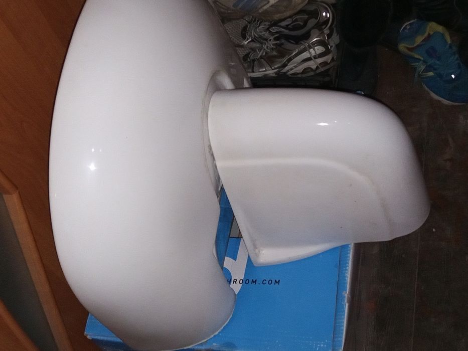 Умывальник " Тюльпан"Cersanit,Cостояние нового.