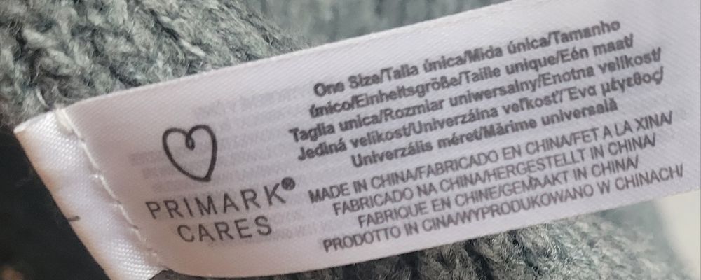 Śliczny milutki szal z dżetami Primark