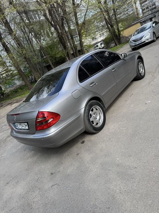 Продам Mercedes-Benz W211 2003г.