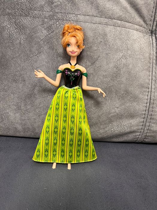 Лялька Анна дісней