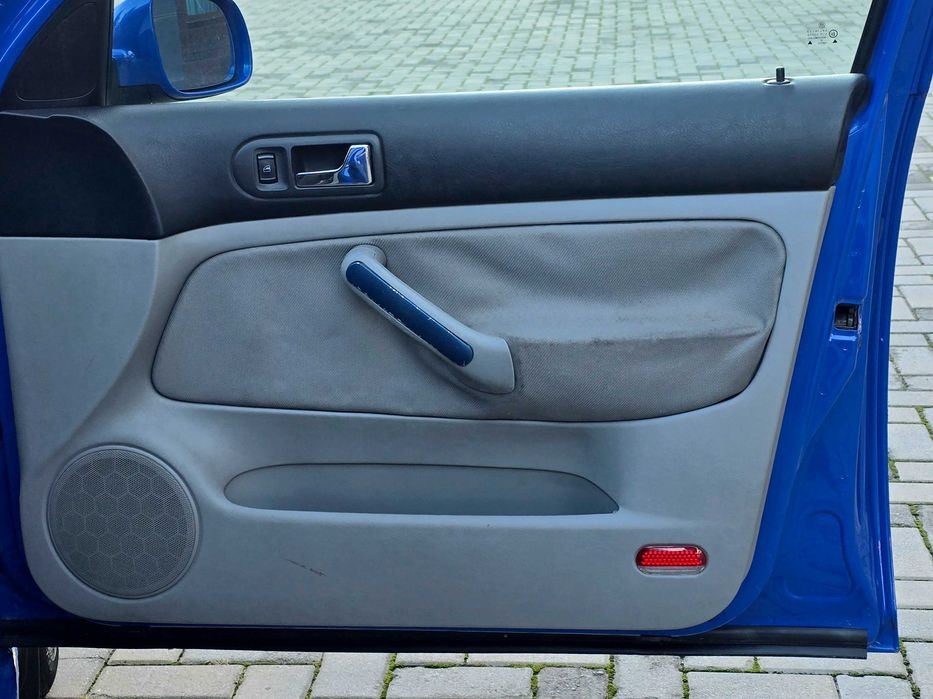 Volkswagen Golf 2000г.в. 1.6 газ-бензин