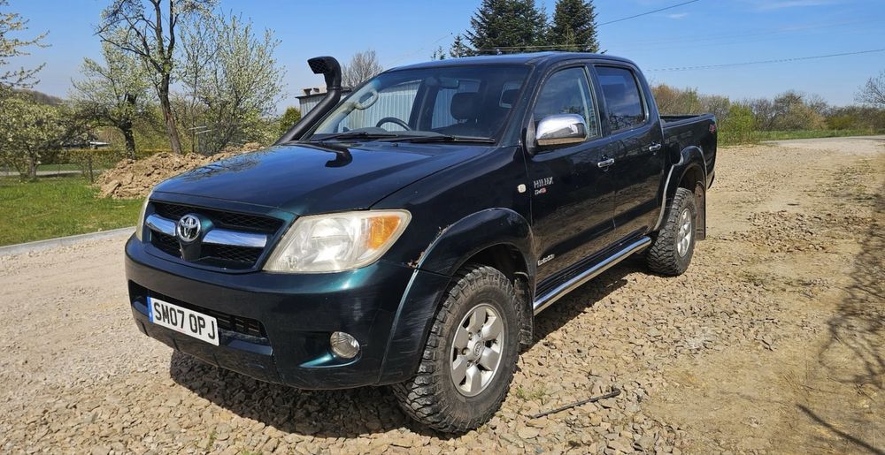Продам пікап Toyota Hilux 4x4 2.5 Дизель стан дуже гарний