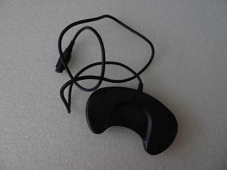 Comando para a consola Mega Drive (botão branco)