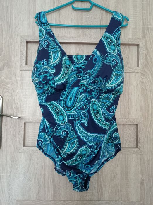 Strój rozmiar 52 jednoczęściowy