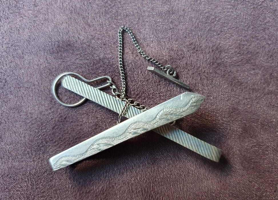 Dois Clipes / Molas / Tranquetas de gravata, em prata - vintage