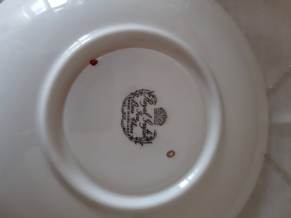 Prato multicolor em porcelana inglesa Royal Grafton