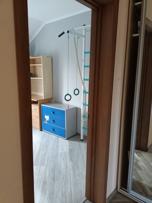 Луцьк Оренда будинку окремий вхід,прибудинкова територія.