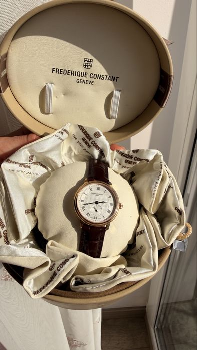 Годинник Frederique Constant