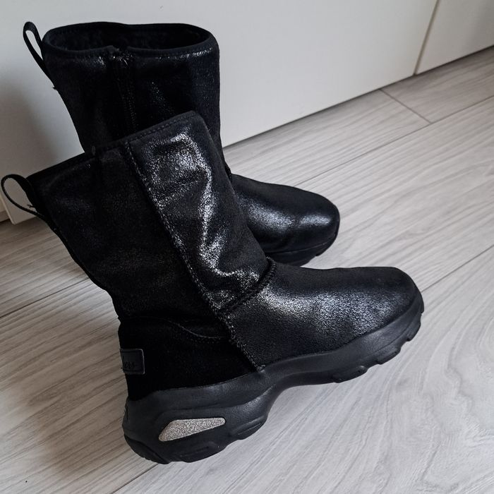Зимові жіночі чоботи Skechers.