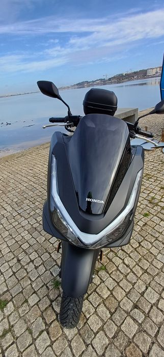 Honda PCX 125 DX + Top Case 10/2025 Corroios • OLX.pt