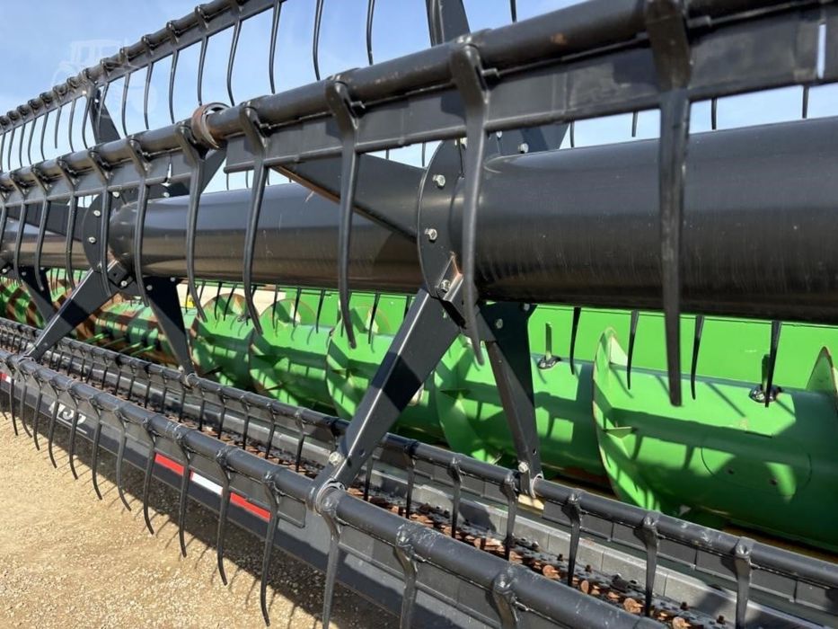 John Deere 635F Жатка