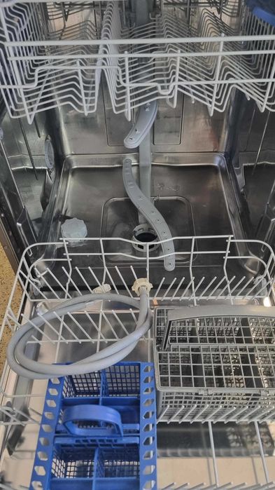 Máquina de Lavar Louça INDESIT DFG 262 NX EU