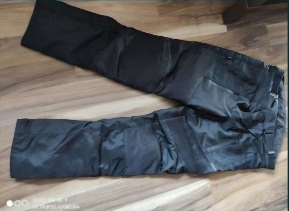 Spodnie skórzane na motor