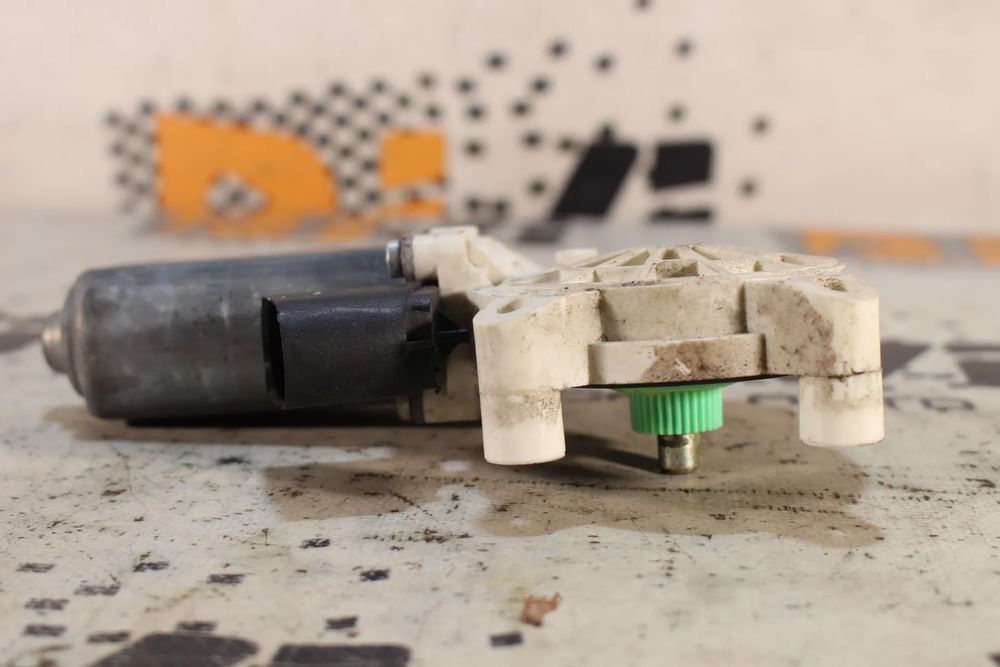 Motor vidro frente esquerdo BMW 5 (E60)