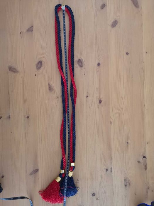 Cinto de atar com pompons