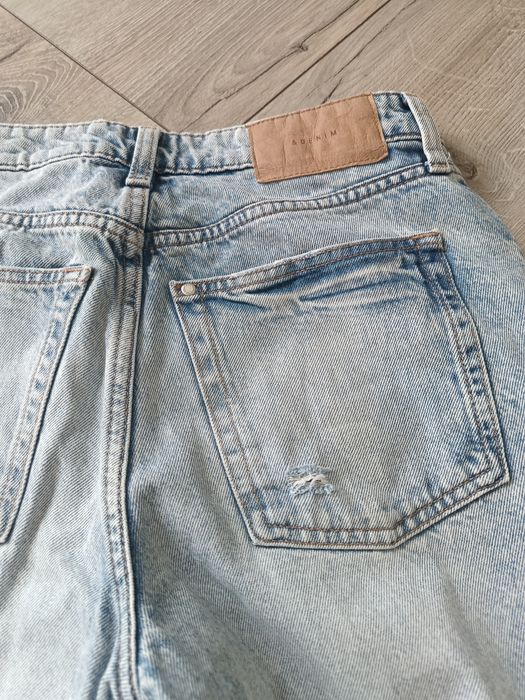 Jeansy boyfriend  dziurami  H&M r 36
