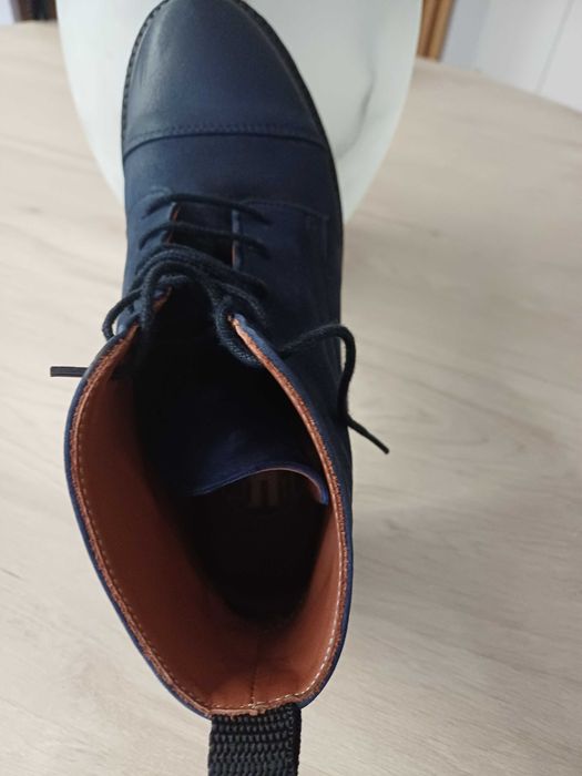 Botas em pele genuína