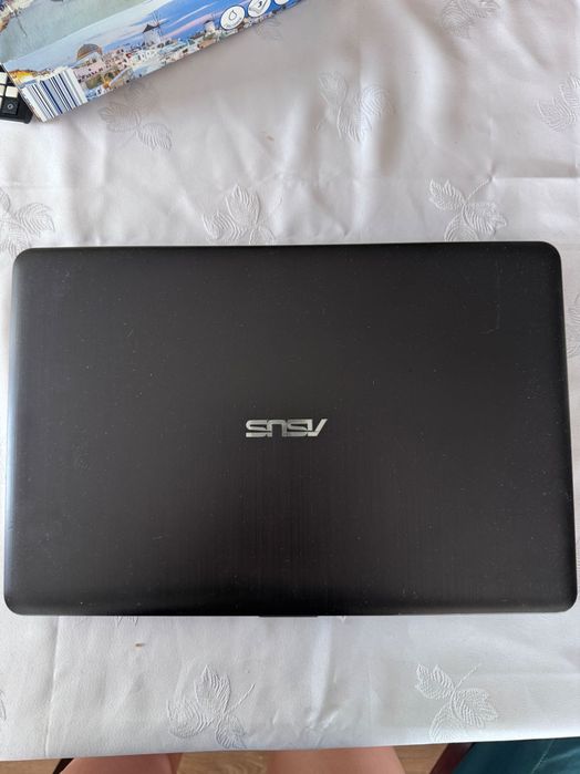 Laptop Asus prawie nie używany