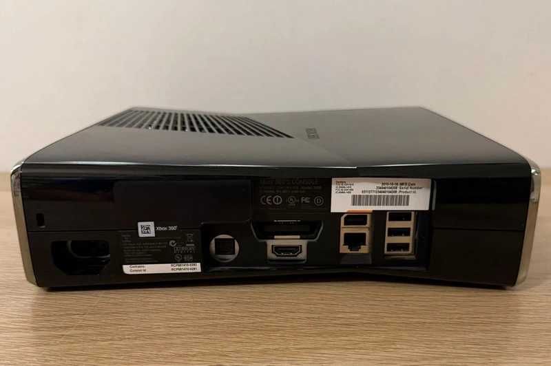 Xbox 360 250GB Preta Special Edition