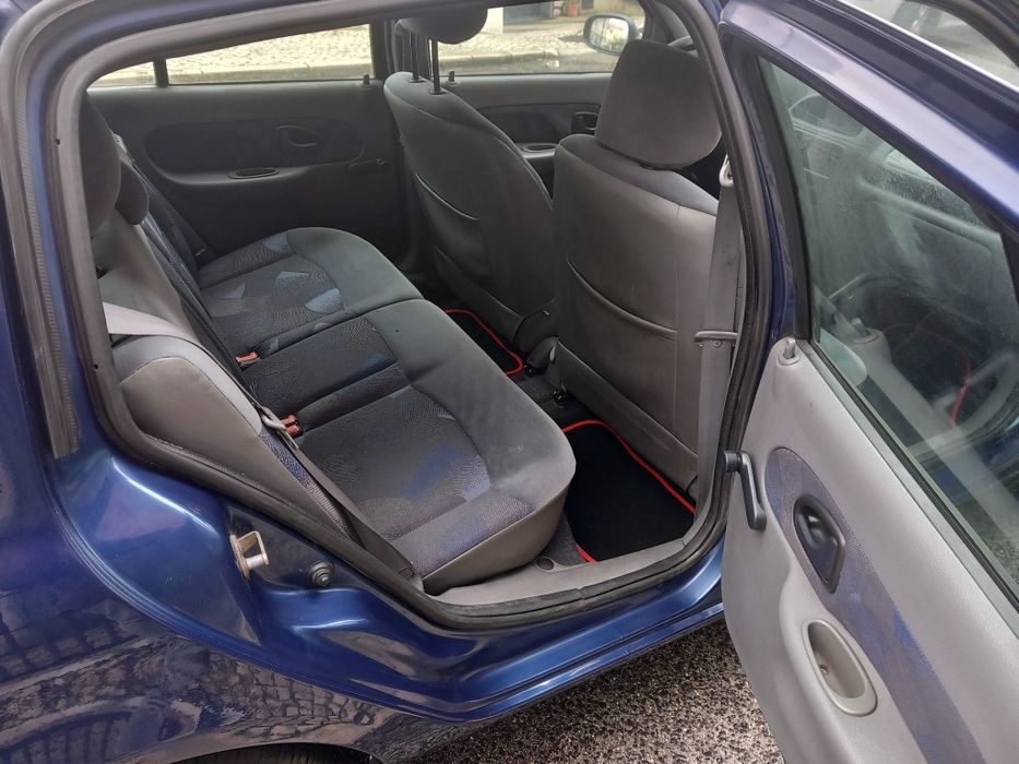 Renault clio 2001 apenas 153 mil kms impecavel