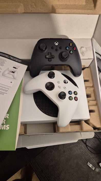 Xbox series S (quase nova) 256gb