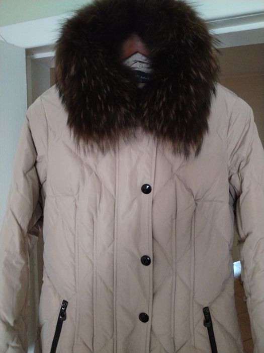 Продаю пуховое пальто.