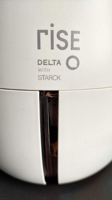 Delta Q Rise com 9 copos e 4 dispensadores de cápsulas