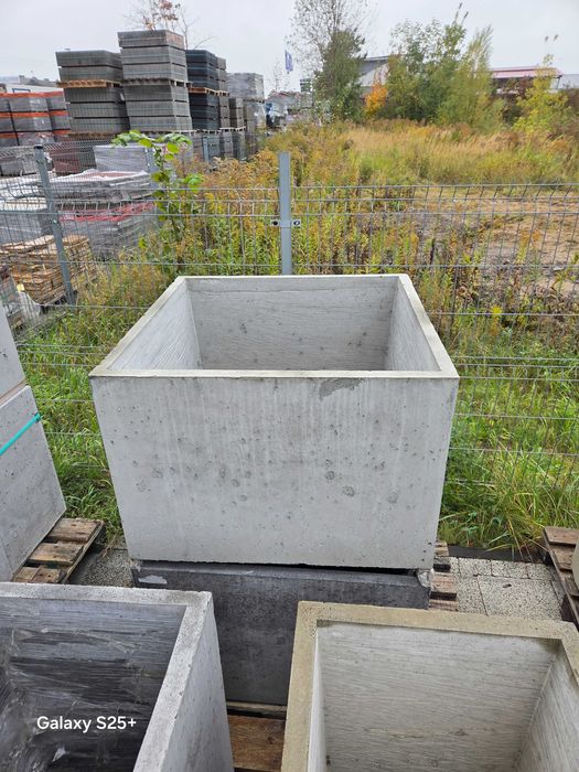 Donica 80x80x55, beton architektoniczny, mrozoodporna, szara