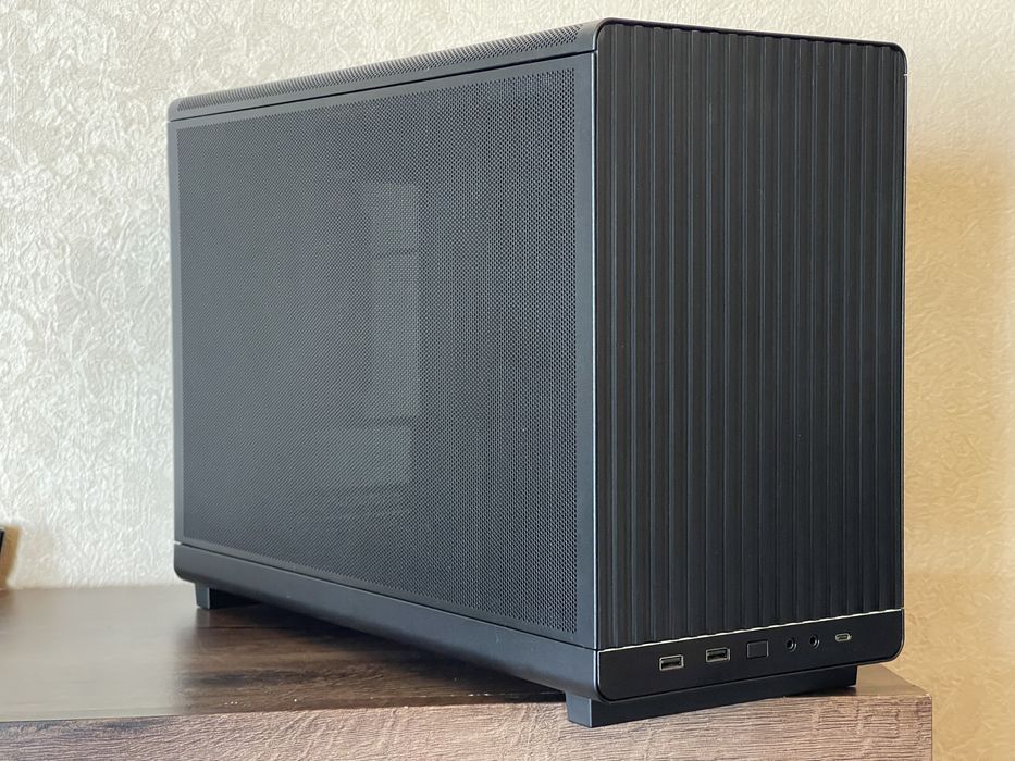 Корпус Lian Li A3 + Чотири Кулери! / Dan Cases A3-mATX Ігровий Компактний Корпус для ПК