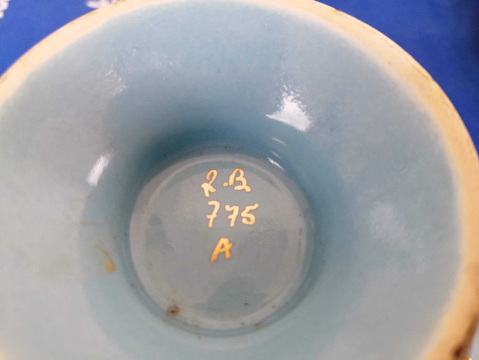 Conjunto 3 chávenas com pires R B Alcobaça década de 1930 (nº 775)