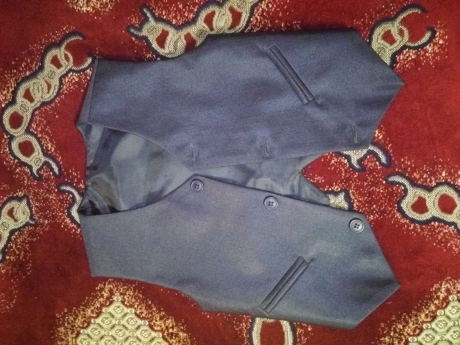 Детский костюм тройка + галстук