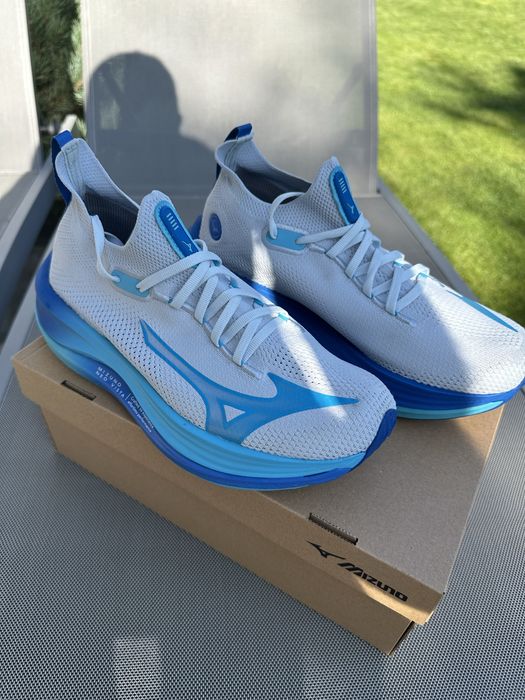 Buty biegowe Mizuno Neo Vista - damskie