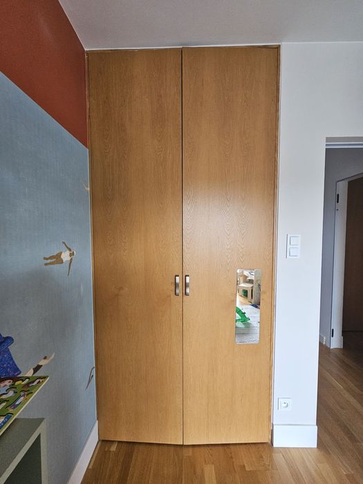 Oddam 2 szafy z wypełnieniem