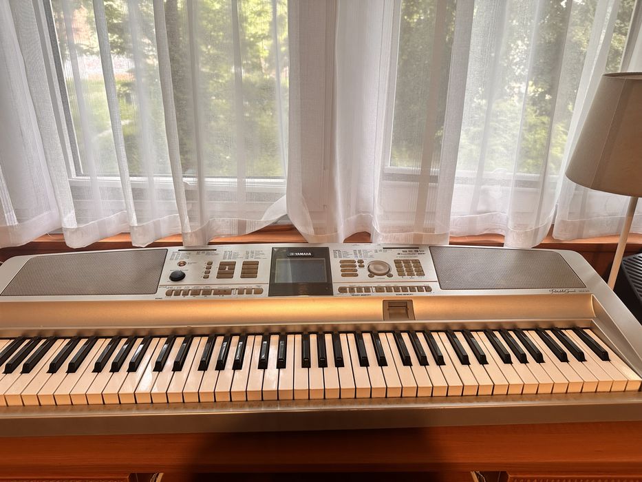 Yamaha DGX 305 Key.
