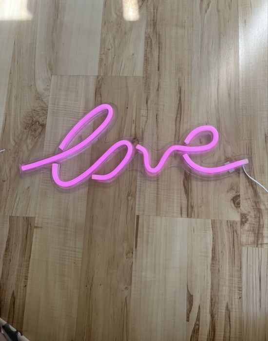 Lampa led „love” różowa