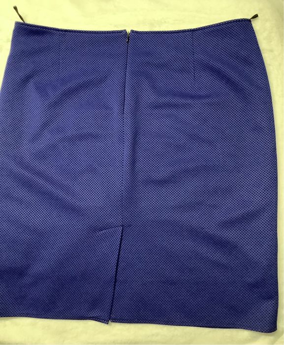 Elegancka spódnica chabrowa midi rozmiar 50