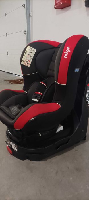 Cadeira auto 0+ com isofix e sistema de rotação