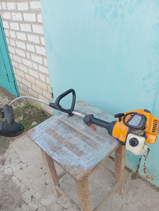 Продам газонокосарку