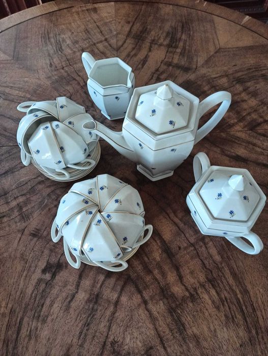 Serviço de chá de porcelana (Sociedade de Porcelanas de Coimbra)