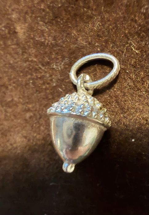 Pendulo para fio em prata.