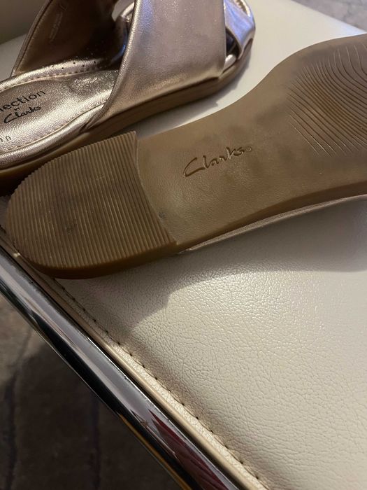 Clarks złote klapki r 37