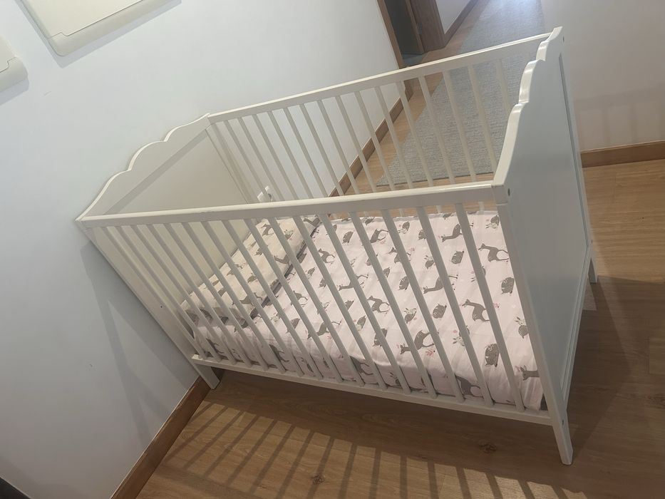 Conjunto Berço + Muda Fraldas + Roupa Cama