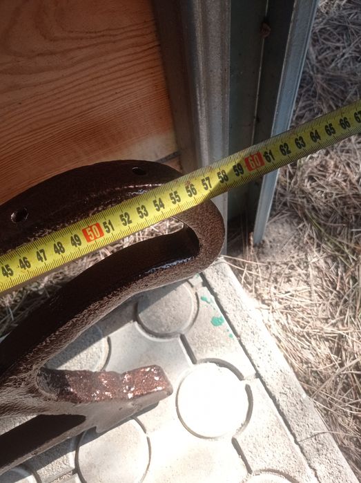 Żeliwne nogi do ławki z PRL