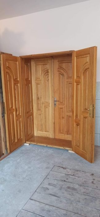 Двері з масиву дуба